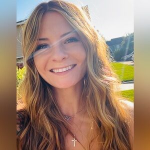 Meet your Posher, Kayla